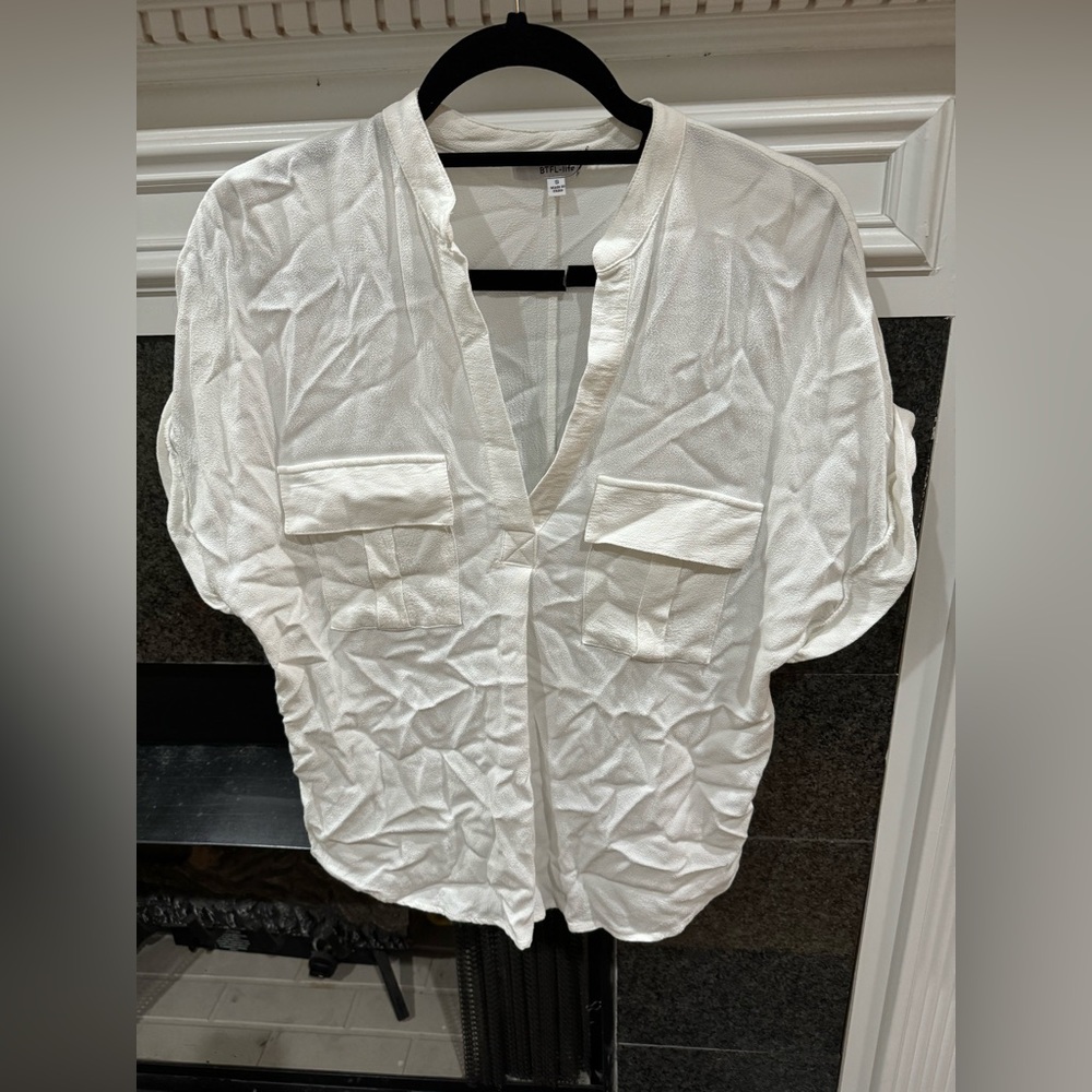 BTFL Life White Short Sleeve Blouse - Small - Great Condition